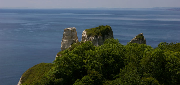 Hooken Cliffs looking out over Lyme Bay on a roasting early June day.